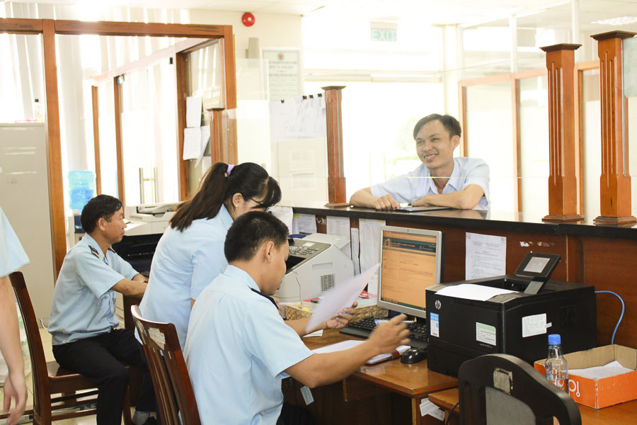 DN làm thủ tục hải quan tại Chi cục Hải quan cửa khẩu Cảng Cái Mép.