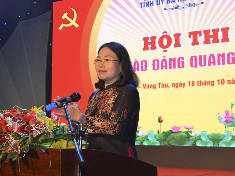 Bà Nguyễn Thị Yến, Phó Bí thư Thường trực Tỉnh ủy, Trưởng Đoàn ĐBQH tỉnh, Trưởng Ban Tổ chức phát biểu khai mạc hội thi. 