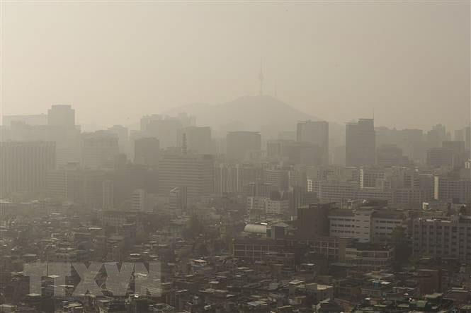 Bụi mịn bao phủ dày đặc tại Seoul, Hàn Quốc, ngày 22/4/2019. (Nguồn: Yonhap)