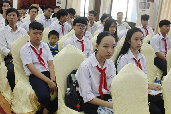 Đông đảo thanh thiếu niên và nhi đồng tham dự Lễ tổng kết và trao giải.
