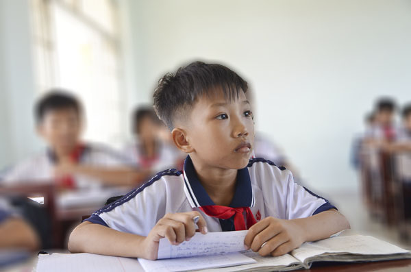 Trần Huy Hoàng là một HS giỏi toàn diện 5 năm qua.