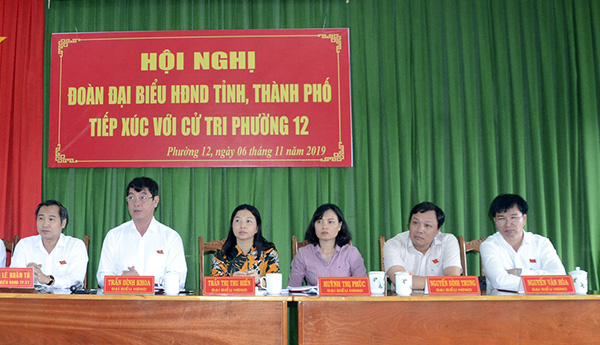 Tổ đại biểu số 3 HĐND tỉnh tiếp xúc cử tri phường 12, (TP.Vũng Tàu). Ảnh: VÂN ANH