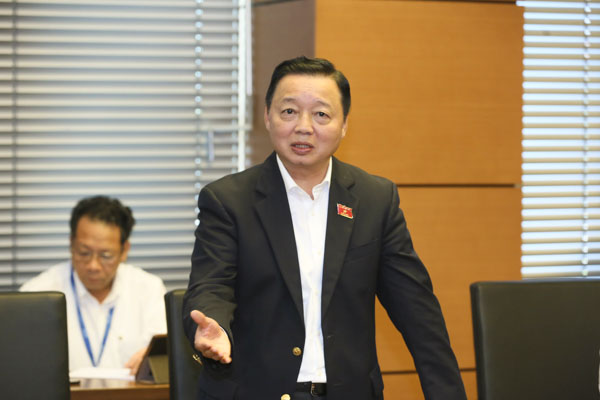 Đại biểu Quốc hội Trần Hồng Hà (tỉnh BR-VT) phát biểu tại buổi thảo luận ở tổ. Ảnh: HUỲNH KHÁNG