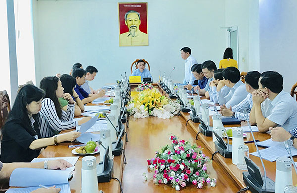 Quang cảnh cuộc họp.