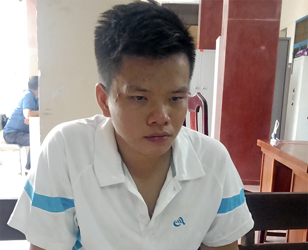 Đối tượng Phạm Văn Hiền tại cơ quan công an.