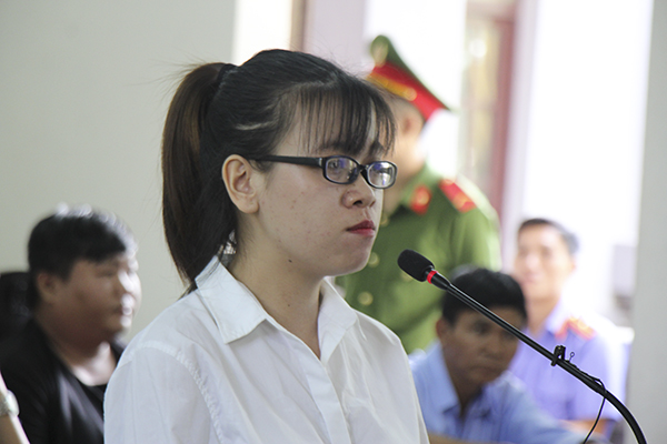 Bị cáo Nguyễn Huỳnh Tú Trinh.