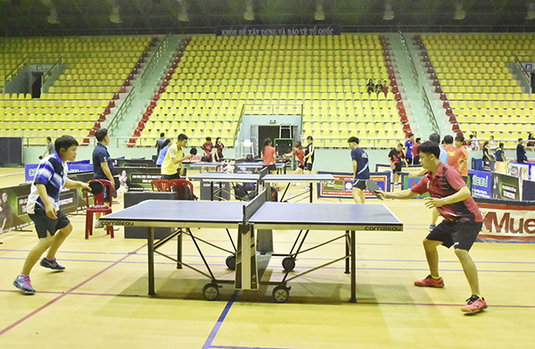 Các VĐV tranh tài tại giải.