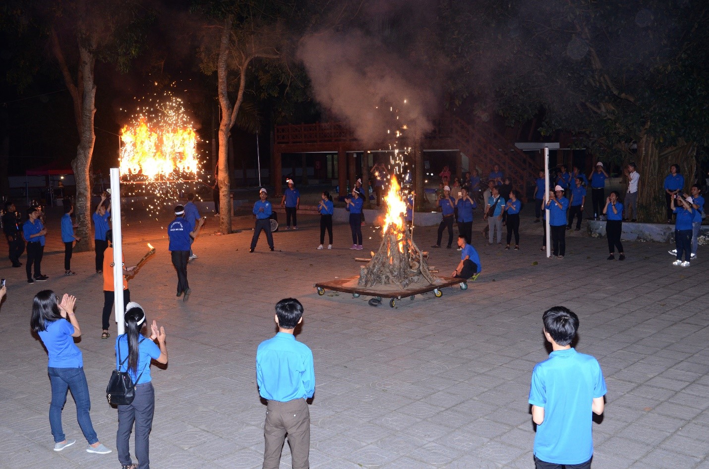 Chương trình “Đốt lửa trại” tại Nhà Văn hóa dân tộc Bàu Chinh.