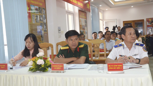 Đại diện lãnh đạo các cơ quan, đơn vị tham dự hội nghị.