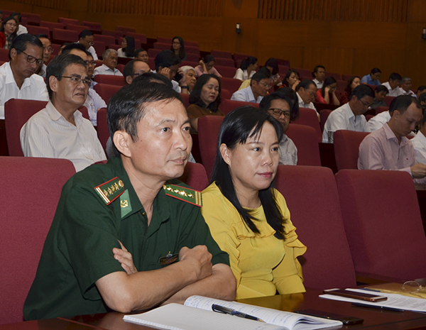 Các đại biểu tham dự hội nghị.