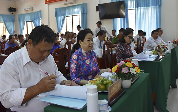 Các đại biểu tham dự hội nghị.