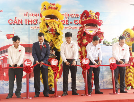 Lãnh đạo TP.Cần Thơ và huyện Côn Đảo cắt băng khai trương tuyến tàu cao tốc  Cần Thơ - Sóc Trăng - Côn Đảo.