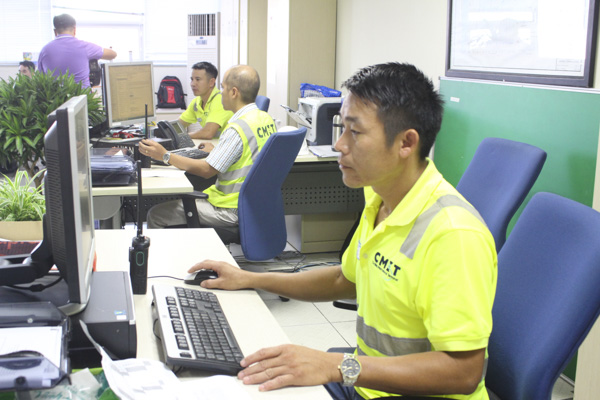 Hiện nhu cầu nguồn nhân lực phục vụ ngành dịch vụ logistics ở BR-VT rất lớn. Trong ảnh: Ê kíp trực cảng điều hành công việc ngoài cầu cảng tại Cảng CMIT.