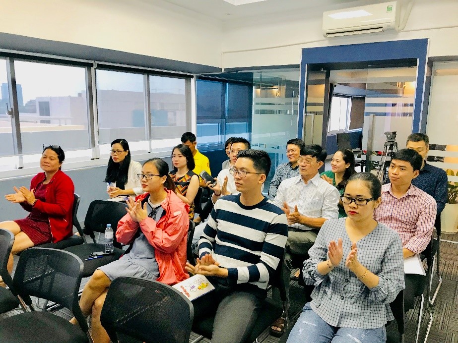 Các DN tham gia lớp tập huấn ứng dụng Coaching – Mentoring.