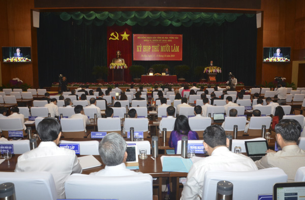 Toàn cảnh Kỳ họp ngày 12/12.