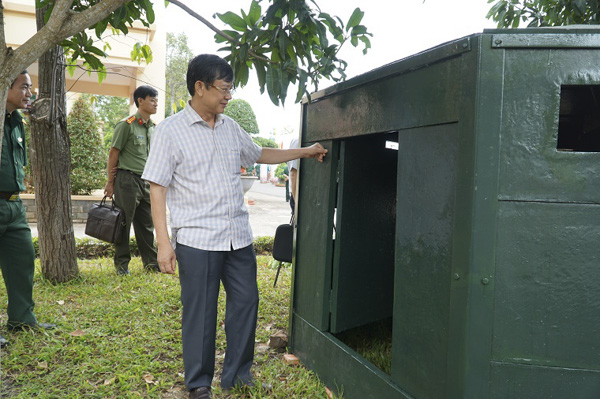 Nghiệm thu thực tế lô cốt phòng thủ tại Bộ Chỉ huy Quân sự tỉnh.