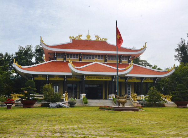 Đền thờ liệt sĩ TP. Vũng Tàu. Ảnh ĐỨC NGUYÊN