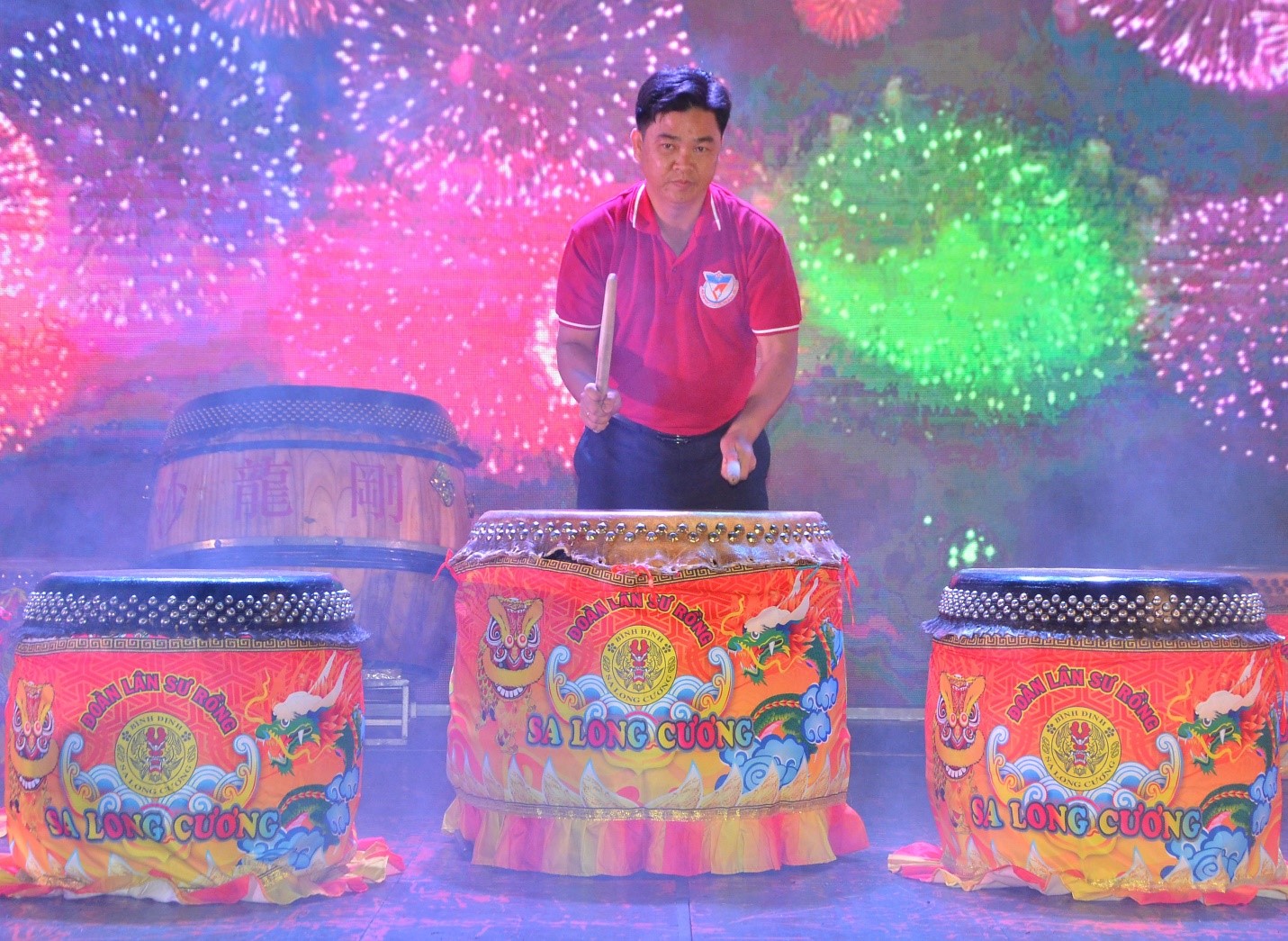 Anh Lê Văn Minh, Bí thư Tỉnh Đoàn đánh trống khai mạc Ngày hội.