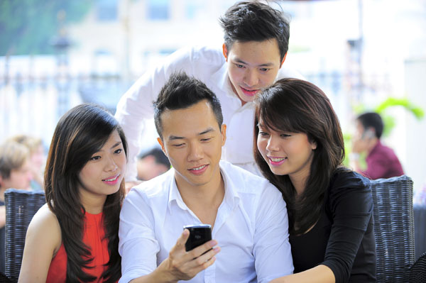 Dịp Tết Nguyên đán dự kiến nhu cầu sử dụng điện thoại di động để thông tin liên lạc tăng gấp 2-3 lần so với ngày thường, do đó các nhà mạng đã sẵn sàng các giải pháp về kỹ thuật và nhân sự để đáp ứng nhu cầu của khách hàng.