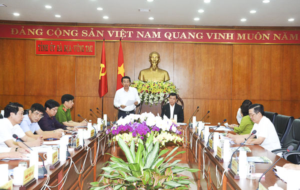Ông Võ Văn Dũng, Ủy viên Trung ương Đảng, Phó Trưởng Ban Thường trực Ban Nội chính Trung ương, Trưởng Đoàn công tác số 3 phát biểu tại buổi làm việc.