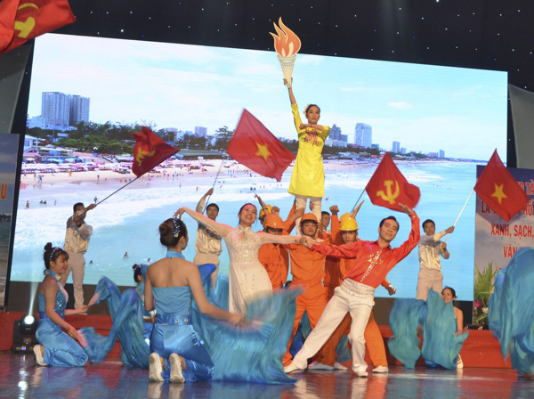 Tiết mục dự thi tại Hội thi “Tự hào Đảng quang vinh” của đội Đảng bộ TP. Vũng Tàu. Hội thi do Tỉnh ủy tổ chức vào tháng 10/2019 nhằm chào mừng kỷ niệm 90 năm Ngày thành lập Đảng.