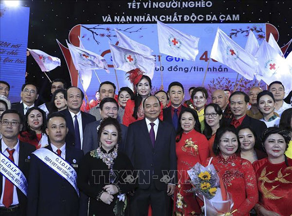 Thủ tướng Nguyễn Xuân Phúc và các đại biểu. Ảnh: TTXVN