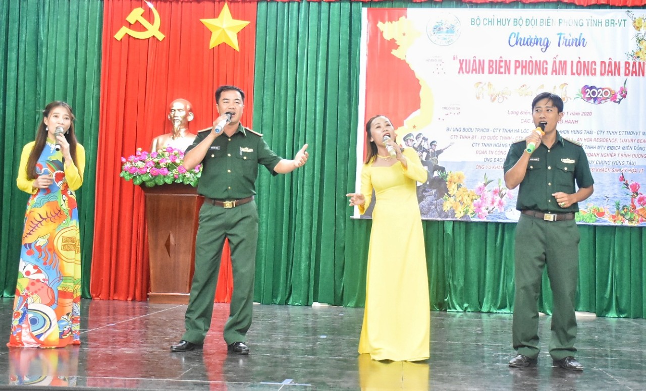 Một tiết mục biểu diễn văn nghệ của Đội Văn nghệ Bộ Chỉ huy BĐBP tỉnh
