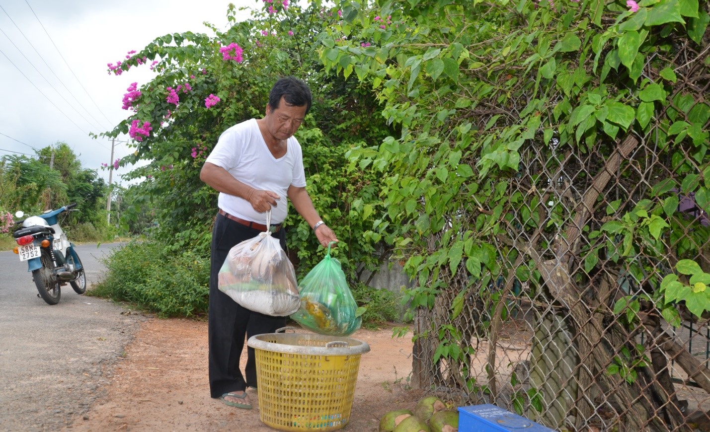 Theo thông báo của Công ty TNHH Kbec Vina, người dân không bỏ rác ra ngoài đường, điểm thu gom rác vào ngày mùng 1 Tết (25/1).