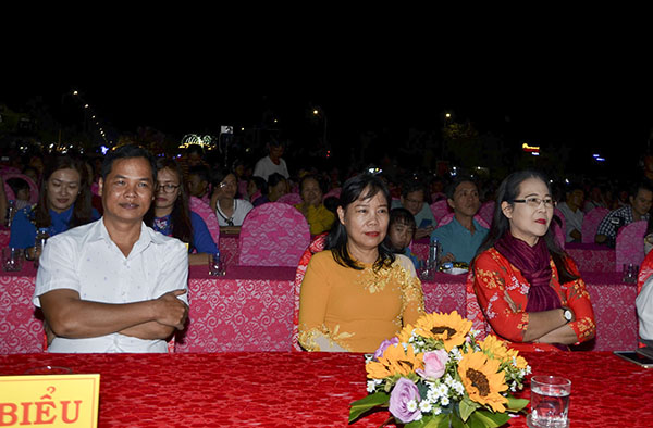 Các đại biểu tham dự chương trình.