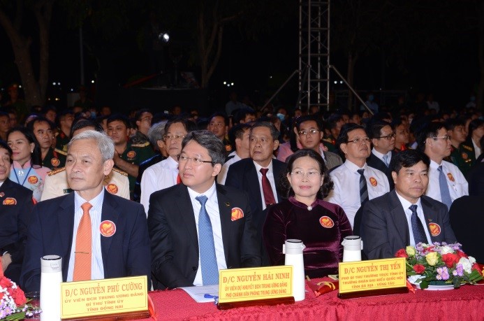 Các đại biểu dự chương trình tại điểm cầu Côn Đảo.