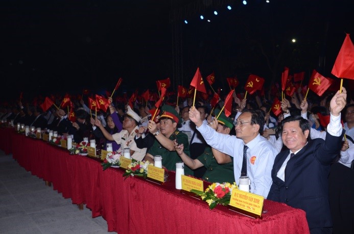 Các đại biểu dự chương trình tại điểm cầu Côn Đảo.