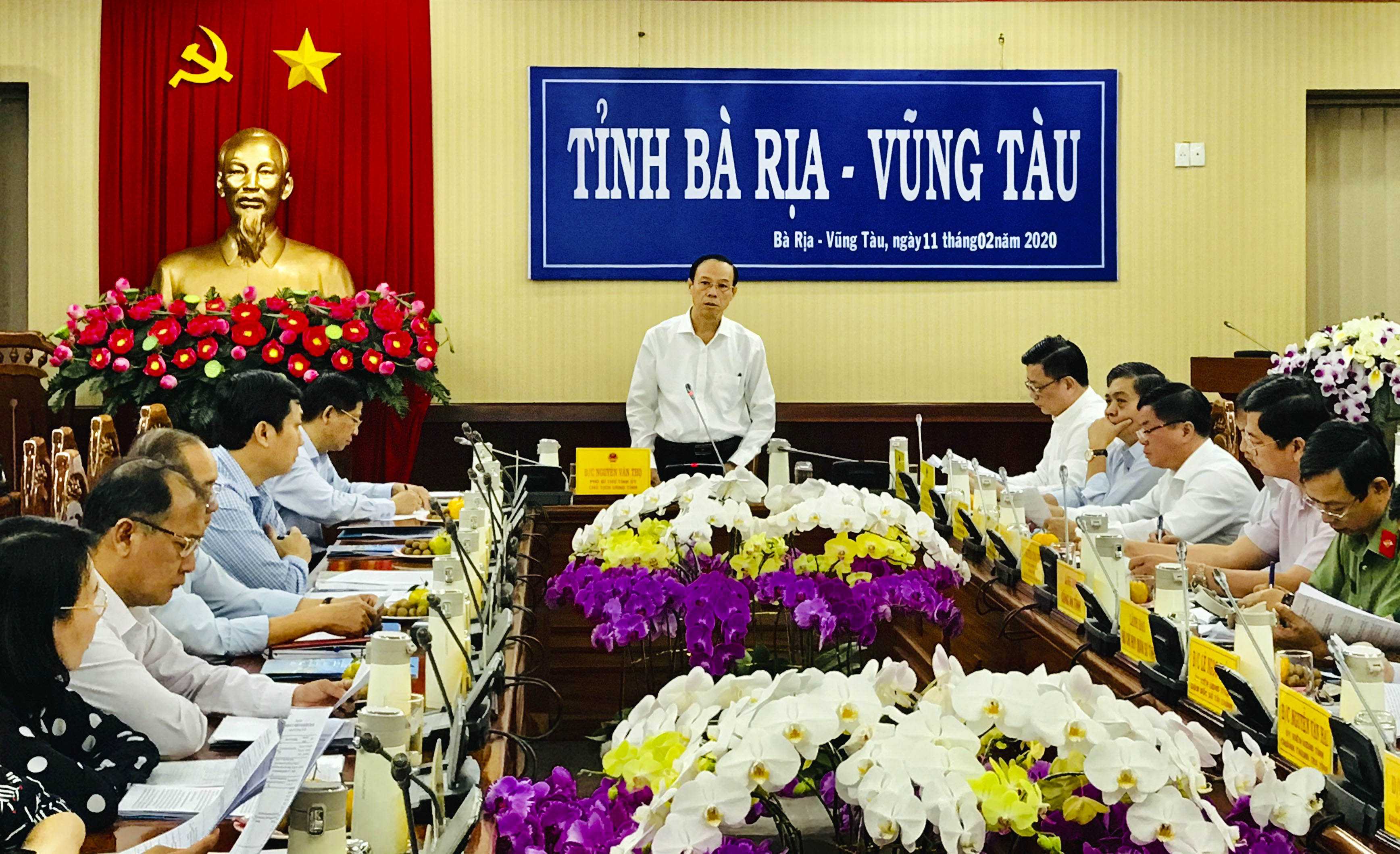 Ông Nguyễn Văn Thọ, Chủ tịch UBND tỉnh chủ trì cuộc họp.