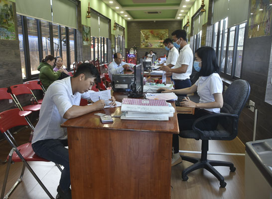 Tại Văn phòng Công chứng Trần Văn Phúc, xã Suối Nghệ, huyện Châu Đức có rất ít người đến công chứng hợp đồng giao dịch về đất đai.