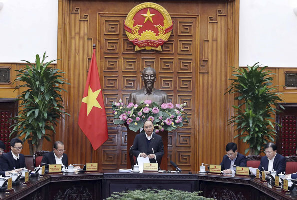 Thủ tướng Nguyễn Xuân Phúc phát biểu tại cuộc họp.