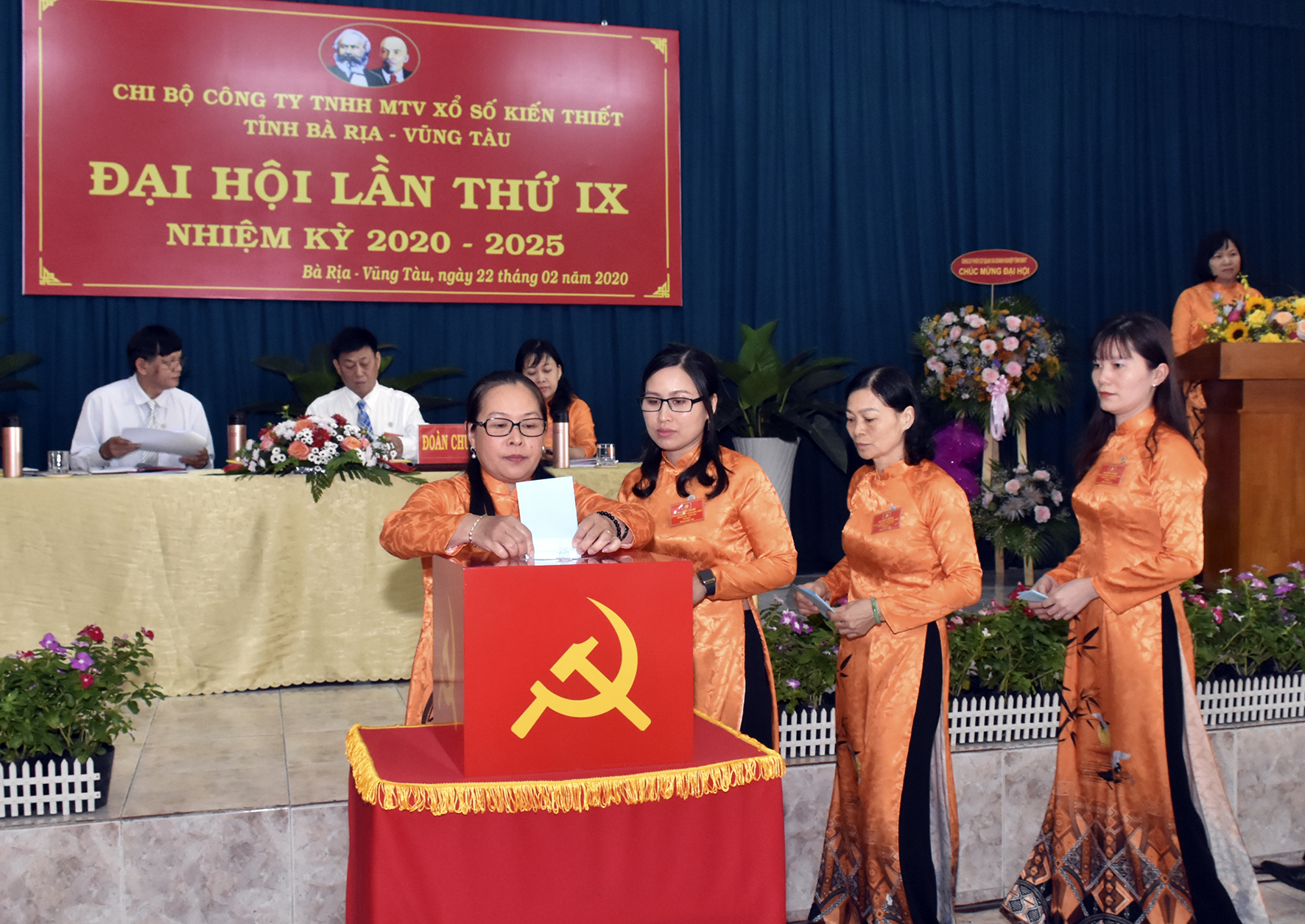 Đại hội bỏ phiếu bầu Chi ủy Chi bộ Công ty TNHH MTV Xổ số kiến thiết tỉnh nhiệm kỳ 2020-2025.