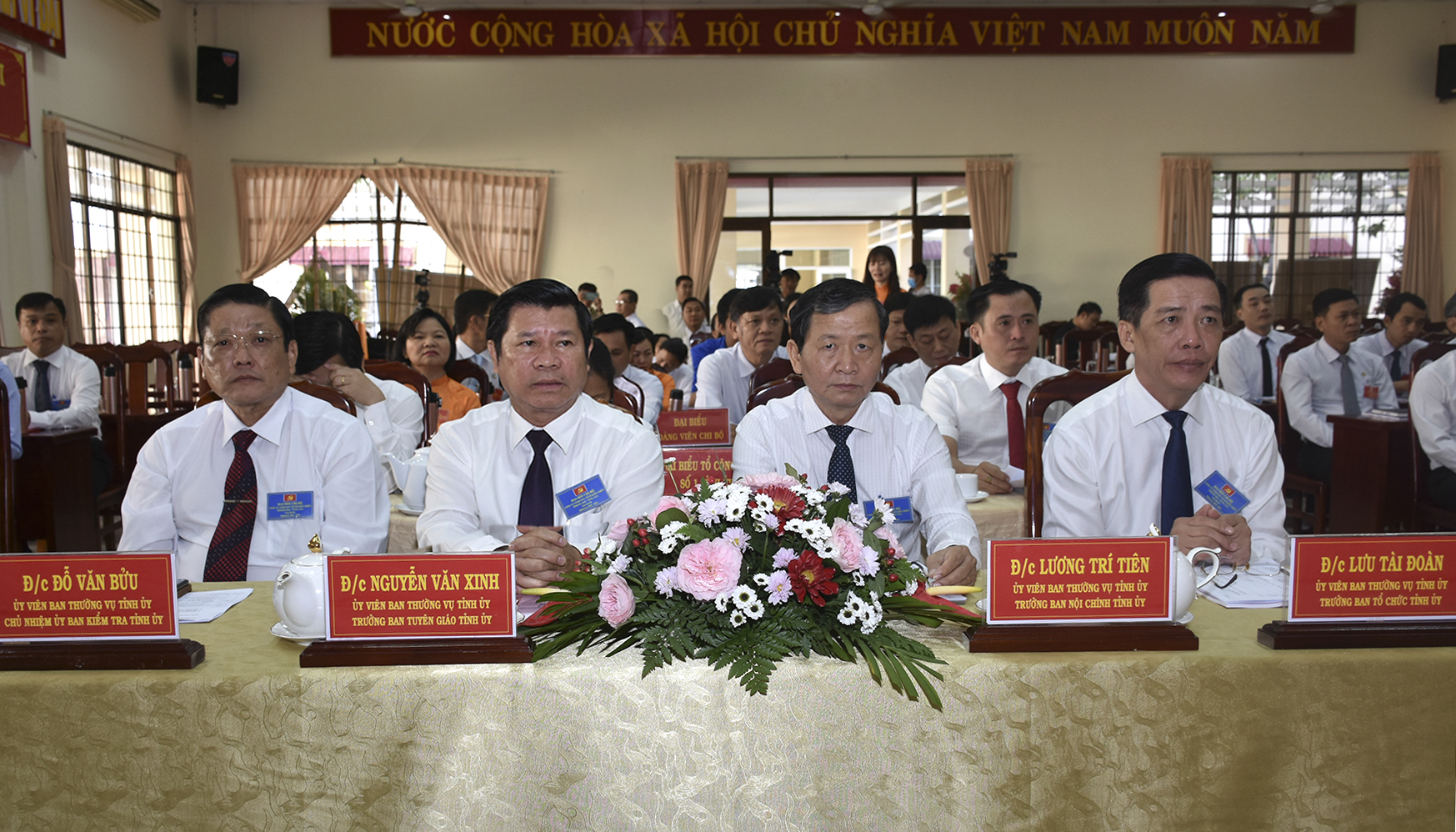 Các đồng chí Ủy viên Ban Thường vụ Tỉnh ủy tham dự Đại hội.