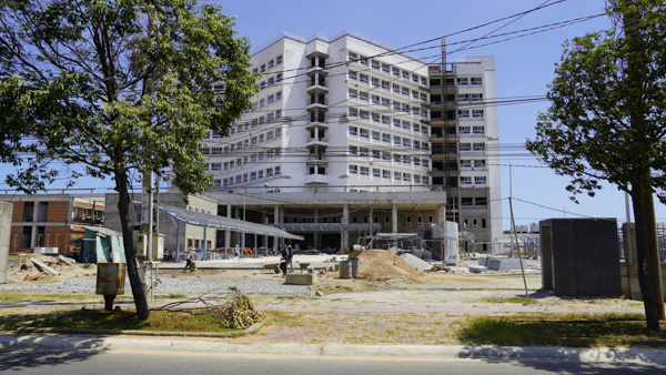 Công trình Bệnh viện Đa khoa Vũng Tàu đang trong quá trình thi công giai đoạn hoàn thiện. Ảnh: Huyền Trang