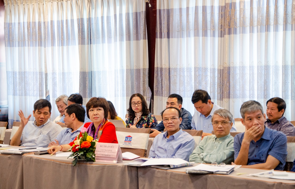 Các Biên tập viên, Phóng viên Báo Nhân Dân tham dự Hội nghị.