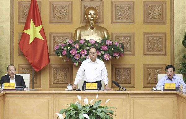 Thủ tướng Nguyễn Xuân Phúc phát biểu tại phiên họp.