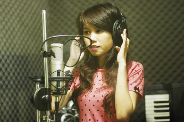 Khách thu âm tại Phòng thu Ken Studio (Nhà Văn hóa Thanh niên tỉnh, 160, Hạ Long, TP.Vũng Tàu).