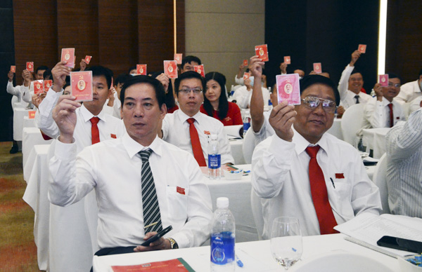 Đại hội biểu biểu quyết thông qua Nghị quyết Đại hội.