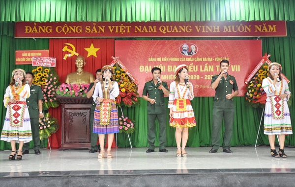 Một tiết mục văn nghệ chào mừng Đại hội đại biểu Đảng bộ Biên phòng Cửa khẩu cảng BR-VT nhiệm kỳ 2020-2025.