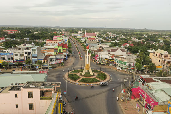 Nhiệm kỳ qua, Đảng bộ Khối Vận huyện Châu Đức đã triển khai thực hiện có hiệu quả các cuộc vận động, góp phần nâng cao đời sống tinh thần vật chất của người dân trên địa bàn. Trong ảnh: Một góc thị trấn Ngãi Giao.