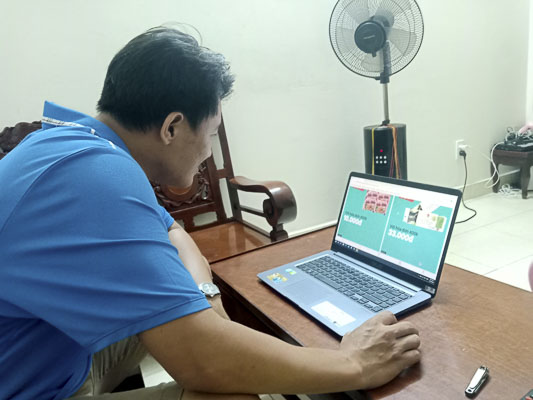 Người dân đặt mua thực phẩm, hàng tiêu dùng trên trang web speedl.vn của Lotte.