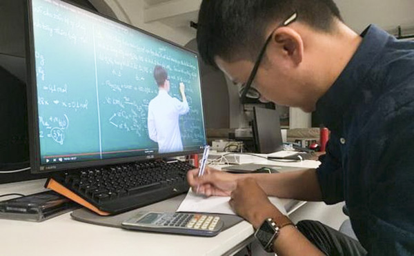 HS học trực tuyến VNPT-Elearning.