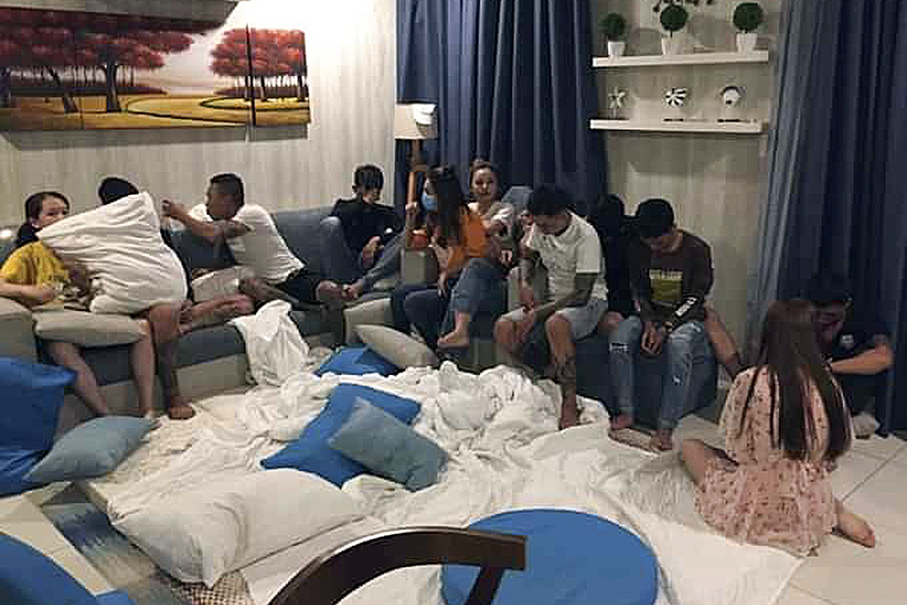 Các đối tượng thuê căn hộ để sử dụng ma túy tập thể.