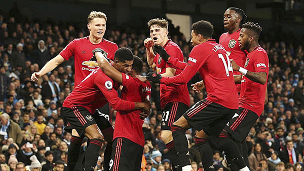 Manchester United là đội bóng chịu nhiều thiệt hại nhất vì COVID-19. 
