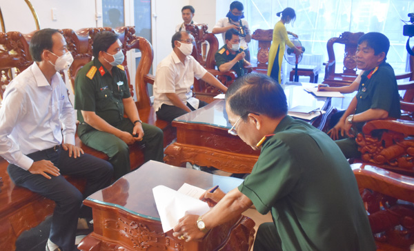 Đoàn BCĐ phòng chống COVID-19 do ông Nguyễn Văn Thọ, Chủ tịch UBND tỉnh,  Trưởng BCĐ làm Trưởng đoàn kiểm tra cơ sở được chọn làm Khu cách ly có thu phí  tại Đoàn an điều dưỡng 298 (huyện Long Điền).