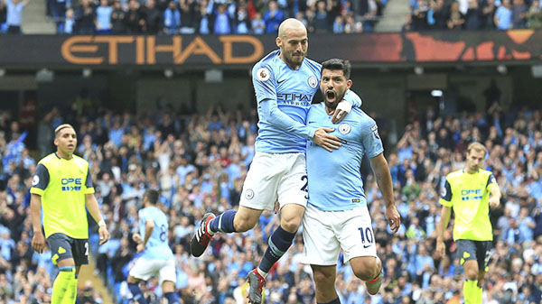 David Silva và Sergio Aguero, 2 trong số những nhân vật quan trọng nhất của Manchester City, đã ở tuổi xế chiều.