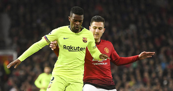 Diogo Dalot (phải) sẽ cập bến Barcelona?